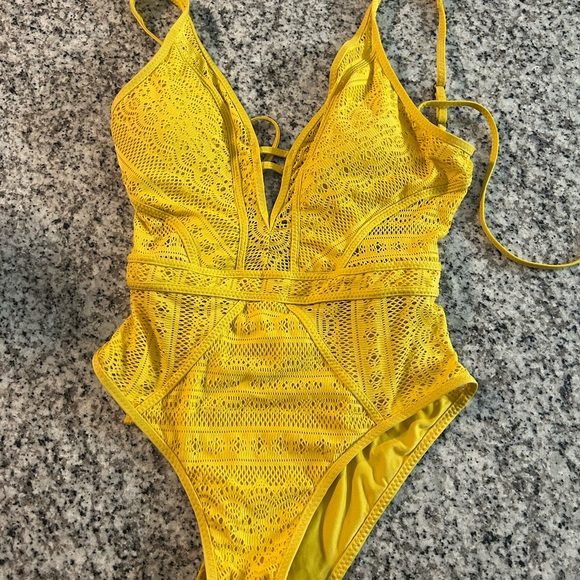 Becca Crochet Deep V-Neck One-Piece Swimsuit S - Picture 4 of 9